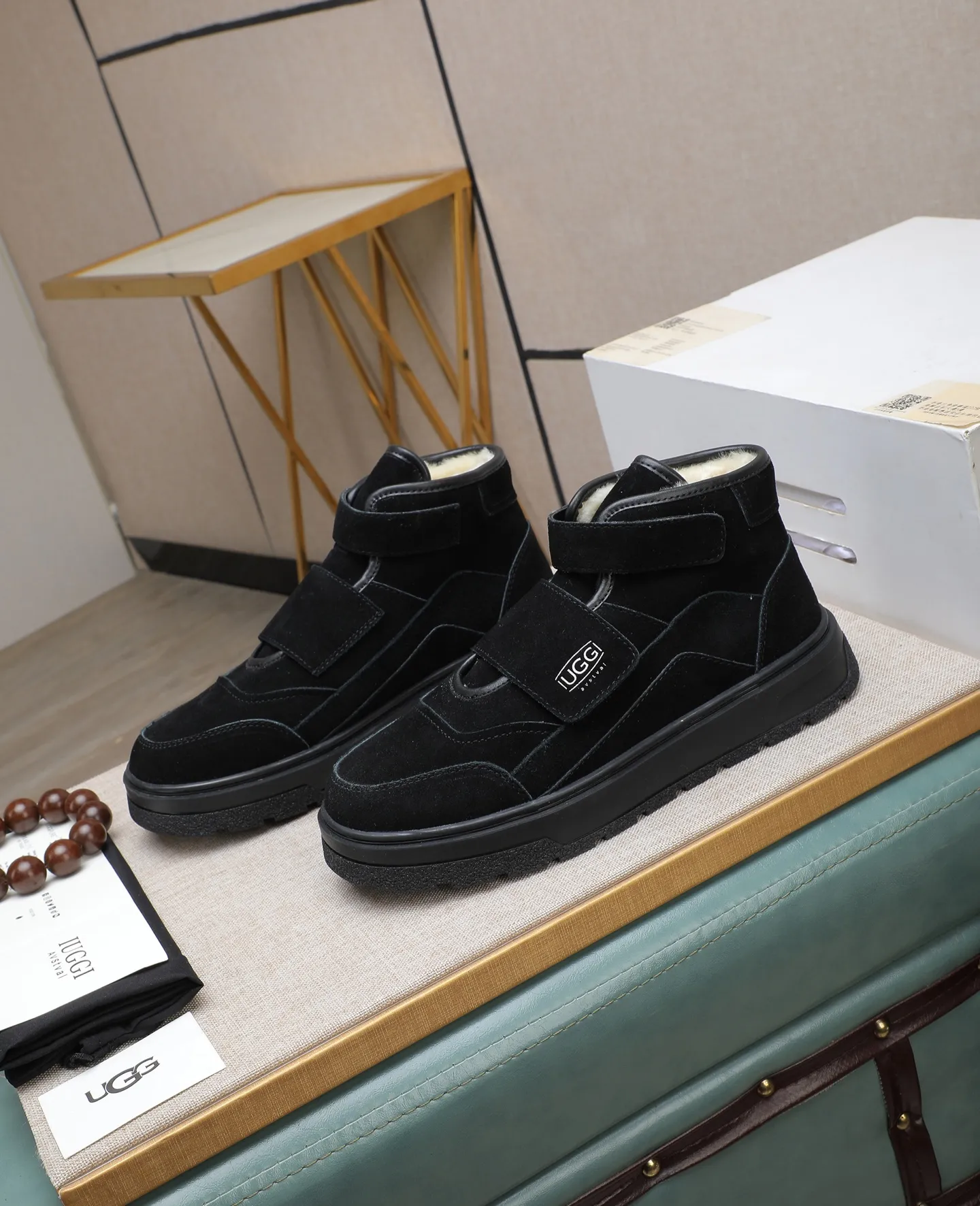 Men's shoes 💰600 IUGGI new retro presbyopia men's shoes, casual and versatile, full of high-end sense, fashionable, luxury and personalized style, joint style, retro presbyopia factor, full of handsome style, first layer suede cowhide, wool lining, rubber outsole, light and non-slip size: 39-44